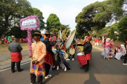 Parrawana Mandar Meriahkan Pawai Budaya Nusantara di TMII, Tampil di Hadapan Ribuan Penonton
