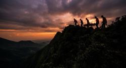 Detik-Detik Evakuasi Pendaki 16 Tahun dari Kawah Gunung Slamet, Jenazah Dibawa via Jalur Guci