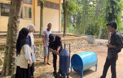 Tumpukan Sampah di Depan UMKO Disulap Jadi Peluang Cuan Warga Sindang Sari