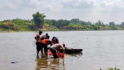 Mayat Perempuan Tanpa Identitas Ditemukan Mengambang di Sungai Bengawan Solo Bojonegoro