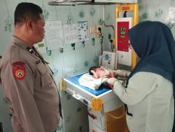 Bayi Ditemukan Menangis di Laci Gerobak Cilok, Polisi Cari Orang Tuanya