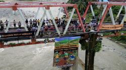 Peringati Hari Orangutan, Spanduk Raksasa Bentang di Batang Toru