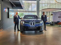 Konsumen Jatim Mulai Melirik Mobil Listrik Premium, Pasar EV Kian Menjanjikan