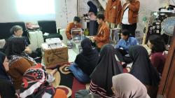 Tak Lagi Capek 3 Jam Sangrai, Produksi Abon Ikan Asap Kenjeran Kini Dibantu Mesin Lebih Canggih