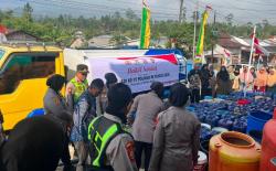 Polwan Polres Pemalang Salurkan 13.000 Liter Air Bersih untuk Warga Desa Pagenteran