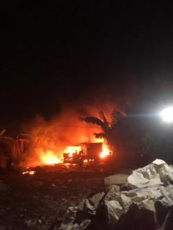 Dua Kebakaran Terjadi Bersamaan di Sidoarjo, TPS dan Truk Sampah Dilalap Api