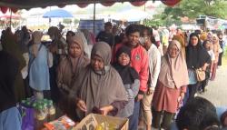Pasar Murah Pemkab Bantul Diserbu Ibu-Ibu, Beras hingga Telur Diburu