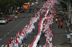 Ribuan Mahasiswa Gelar Kirab Merah Putih, Serukan Persatuan Tanpa Provokasi