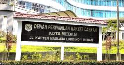 Sekretariat DPRD Medan Klarifikasi Status 3 Kendaraan Saat Pohon Tumbang