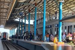 Libur Panjang Maulid Nabi,  Ribuan Penumpang Padati Stasiun Ngrombo, Puncak Mobilitas Hari Ini