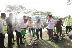 Menteri LH Usung Konsep Ekonomi Hijau Lewat Penanaman Masif di PTPN IV PalmCo