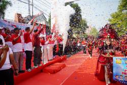 Merah Putih dan Majapahit Bersatu dalam Semarak Gerak Jalan Kota Mojokerto