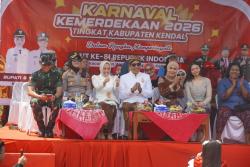 Karnaval Budaya Kendal HUT RI ke 81 Bikin Weleri Lautan Manusia