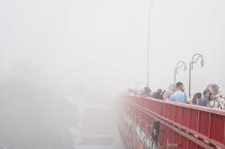 Potret Kabut Asap Bekap Warga di CFD Jembatan Ampera