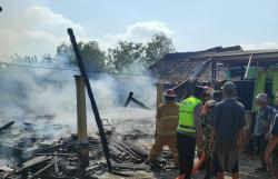 Satu Rumah Ludes Dilalap Si Jago Merah di Karangrayung Grobogan, Diduga Akibat Konsleting Listrik