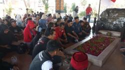 Kader PDIP Gelar Napak Tilas Ideologi, Prestasi, dan Religi ke Makam Bung Karno