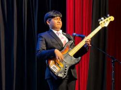 Berbekal Bass dan Vokal, Arya Zacky Boyong Puluhan Piala Bersama DChorzy