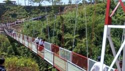 Mudahkan Akses Pelajar dan Warga, Jembatan Merah Putih Hubungkan Dua Kampung di Kabupaten Bandung