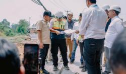 Cek Jembatan Harmoni Wadas, Bupati Aep Pastikan Pekerjaan Sesuai Spesifikasi, Tidak Asal Selesai