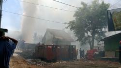 TPS Sampah Dekat Pasar Induk Bondowoso Terbakar