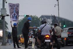 'Pekanbaru Sesak' Anak Muda Riau Turun ke Jalan Bagikan 1.000 Masker