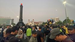 Drama Aksi Mahasiswa di Semarang: Sempat Ditahan di Jalan Pemuda, Akhirnya Orasi di Tugu Muda