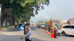 Jadi Penyebab Kemacetan, Jam Operasional Truk di Bundaran Leuwigajah Cimahi Dibatasi