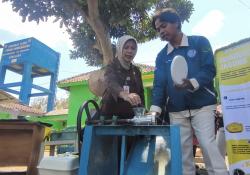 PPK Ormawa Unej Kembangkan Pakan Ikan dari Limbah Kangkung di Lumajang