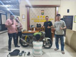 Pemuda 18 Tahun Jual Onderdil Motor Curian via Facebook, Diciduk Polisi