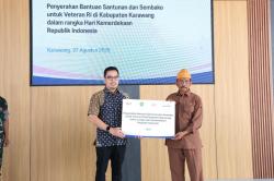 Momentum HUT RI Ke-81, Kodim 0604 Karawang dan PERURI Beri Santunan untuk 59 Veteran