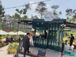 Menikmati Sajian Kopi di Hutan Pinus, Cocok untuk Hangout Family dan Komunitas 