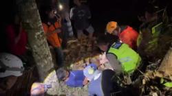Rem Tangan Tak Kuat, Truk Bawa 10 Orang dan Kuda Terjun ke Jurang