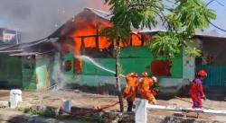 35 Rumah di Asrama TNI Mattoanging Makassar Terbakar, 2 Orang Luka