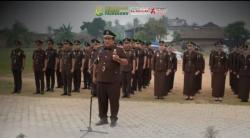 Pimpin Ziarah TMP, Kajari Pringsewu Tegaskan Semangat Pengabdian di Hari Lahir Kejaksaan RI ke-81