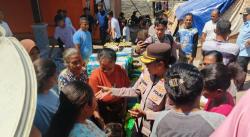 Solidaritas dari Timor untuk Flores, Polres TTU Salurkan Bantuan untuk Korban Gempa Ende