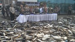 5.048 Knalpot Brong dan Barang Bukti Kejahatan Lain Senilai Miliar Rupiah Dimusnahkan