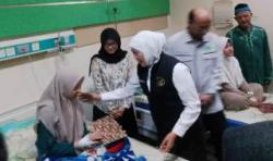 Gubernur Jatim Jenguk Korban Keracunan MBG di RS Siti Hajar Sidoarjo