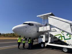 Pesawat Garuda Indonesia Pecah Ban, Sempat Go Around Sebelum Mendarat di Bandara Sultan Hasanuddin