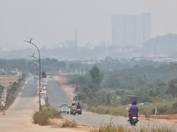 Kabut Asap Masuk Batam, Gedung Tinggi Terlihat Samar dari Kejauhan