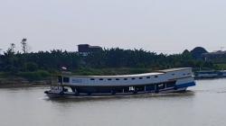 Sungai Mahakam Surut Imbas Kemarau Panjang, Distribusi BBM dan Sembako ke Mahakam Ulu Terganggu