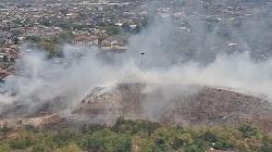 Api Masih Membara di TPA Putri Cempo, Helikopter Water Bombing Kembali Dikerahkan