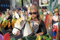 Jaran Bodag hingga Kipas Bayuangga Tampil Memukau di Batik in Motion 2026
