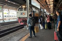 KAI Daop 4 Semarang Operasikan KA Tambahan Menuju Jakarta Imbas Erupsi Gunung Anak Krakatau