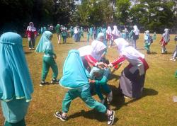 Tanpa Gawai, Begini Serunya Ratusan Siswa Mainkan 38 Permainan Tradisional