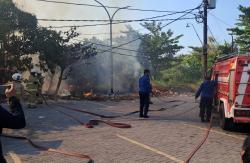 Kebakaran Lahan Kosong di Kawasan Stasiun Semarang Tawang, Daop 4: Perjalanan KA Tetap Normal