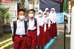 Dampak Erupsi Gunung Anak Krakatau, Disdik Bandung Wajibkan Siswa Pakai Masker