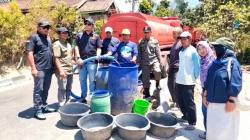 Peduli Warga Kekeringan, Relawan Squad Indonesia Salurkan Air Bersih ke Lereng Merapi Boyolali