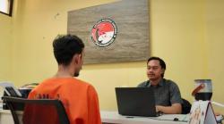 Warga Gerebek Gubug Sepi di Wonosobo, Ratusan Pil dan Sajam Diamankan