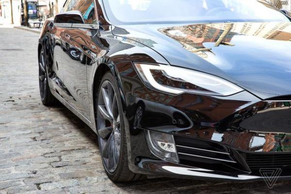 Tesla P90D