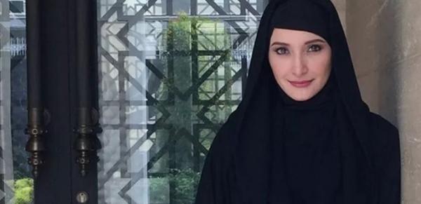 Deretan artis ini sempat menyandang gelar paling seksi di dunia hiburan kini memilih untuk tampil tertutup.&nbsp;(Foto: Instagram)
